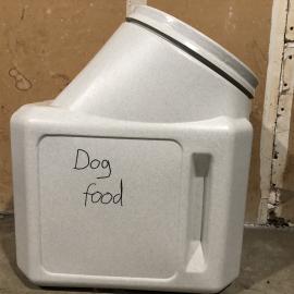 Rigid plastic container for pet food