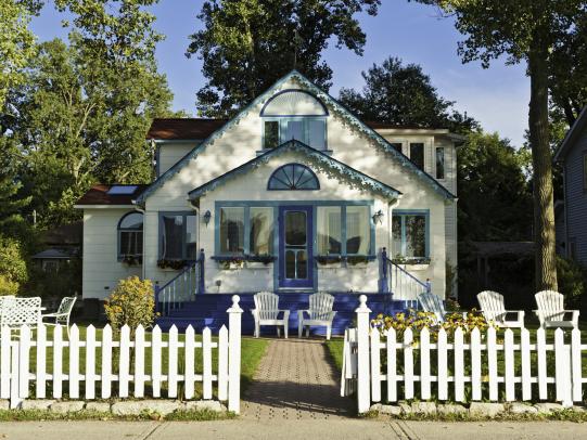 Fence to exclude dogs from lawn